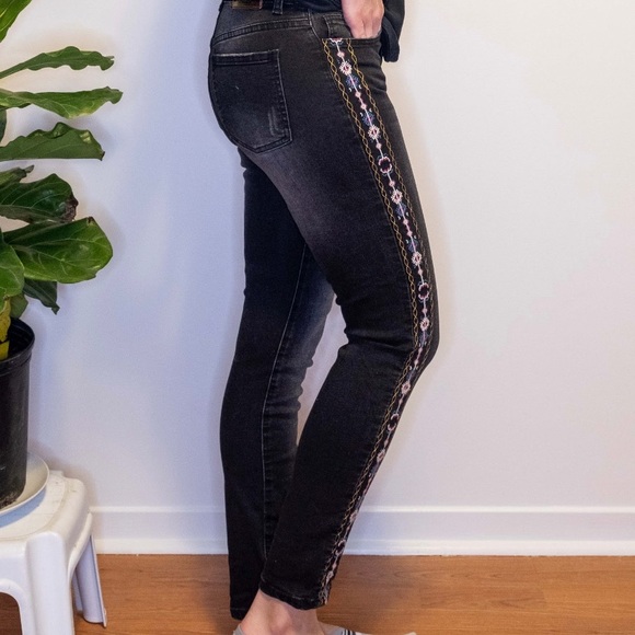Exotic by Deisgual black jeans - Picture 3 of 4